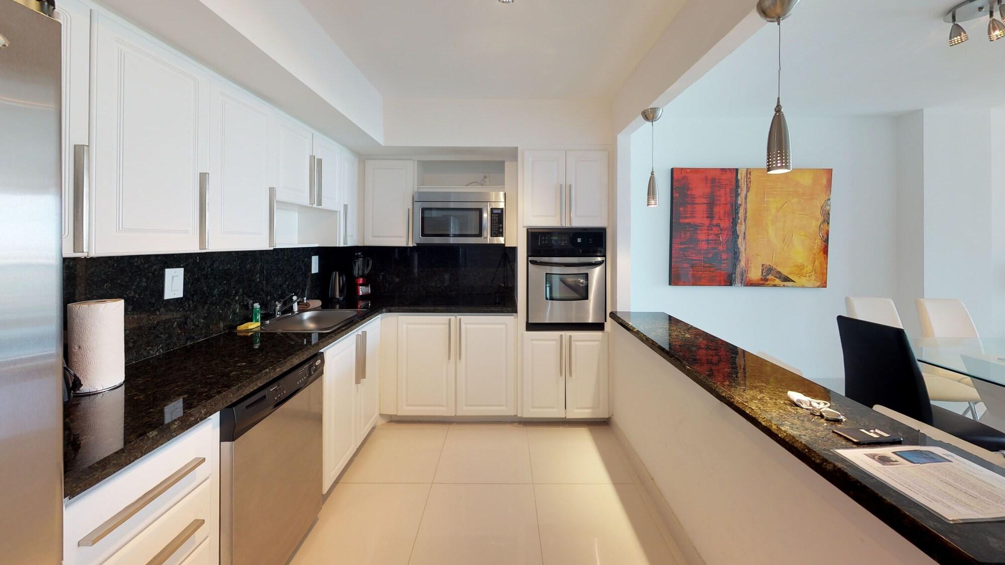 Ocean Reserve Sunny Isles Beach Exterior photo